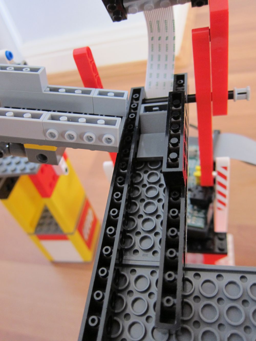 Marble race with inverted studs